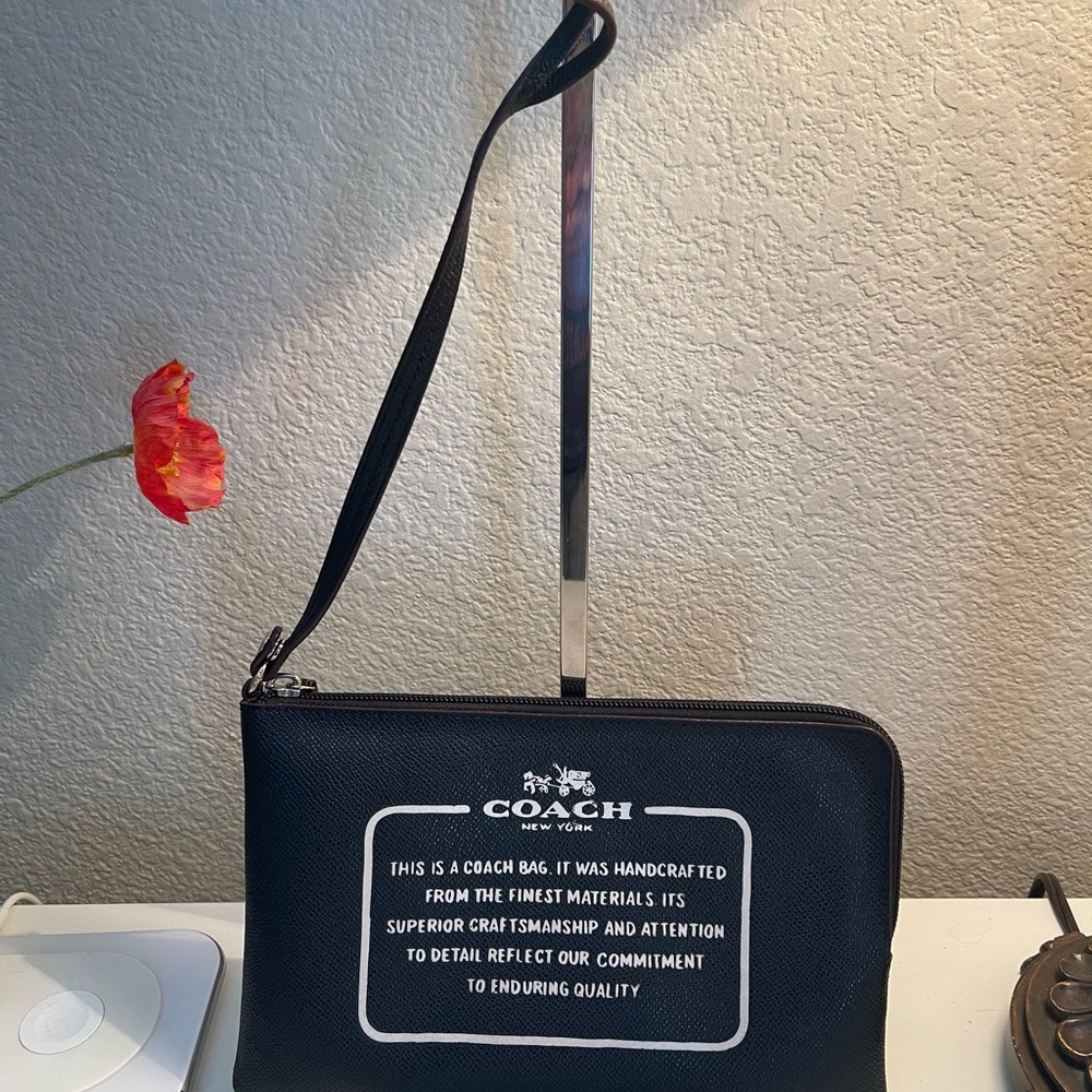 Coach Corner Zip Black Wristlet